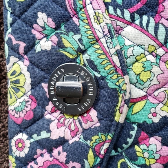 Vera Bradley Turn Lock Wallet Wristlet - Picture 4 of 4